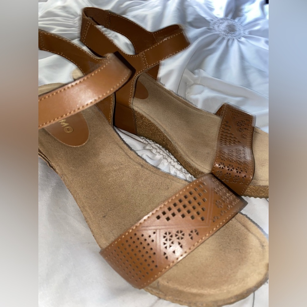 Cute brown heels